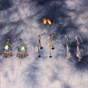 bundle of 4 pairs of earrings